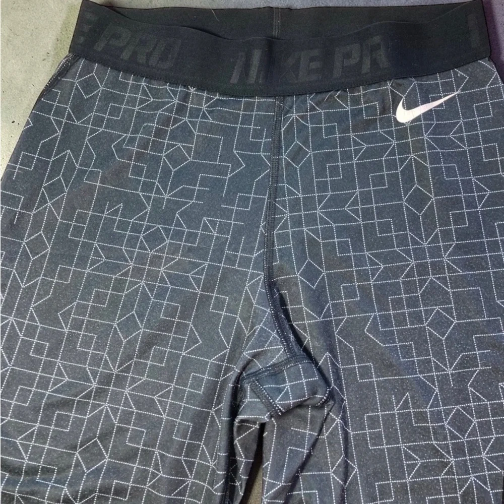 Nike Pro Compression Leggings Size M Geometric Print Black Gray